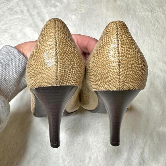A2 by Aerosoles Benelux Peep Toe Snake Embossed Heels Tan Women's 7 - Picture 3 of 11